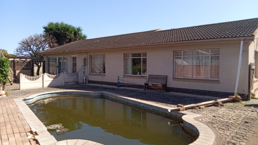 2 Bedroom Property for Sale in Bluewater Bay Eastern Cape